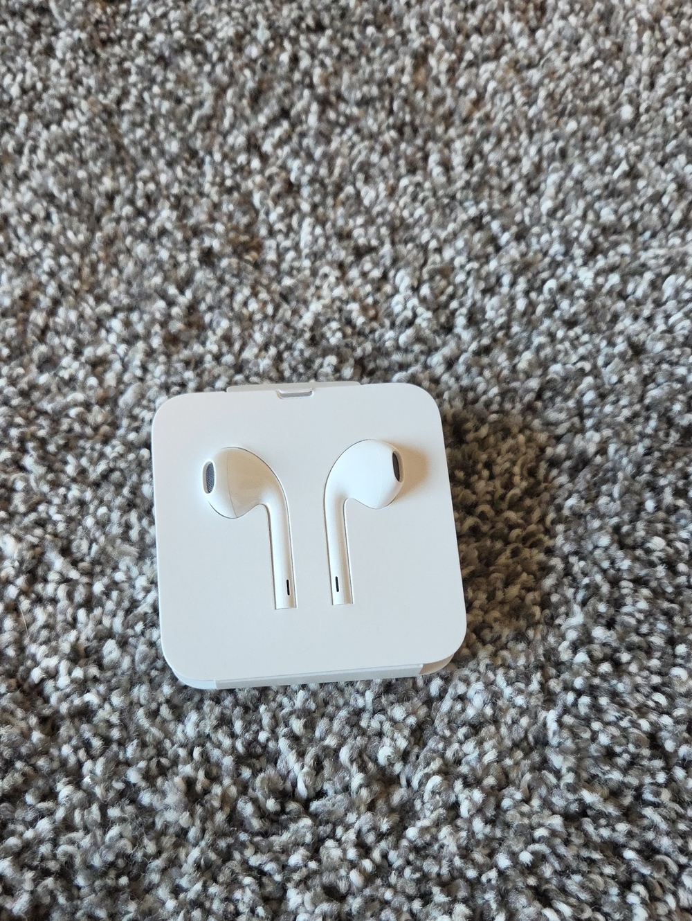 Apple White Wired EarPods with Lightning Connector